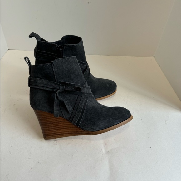 Diba Wrap Around Distressed Suede Leather Wedge Booties Size 8.5 - Picture 9 of 9